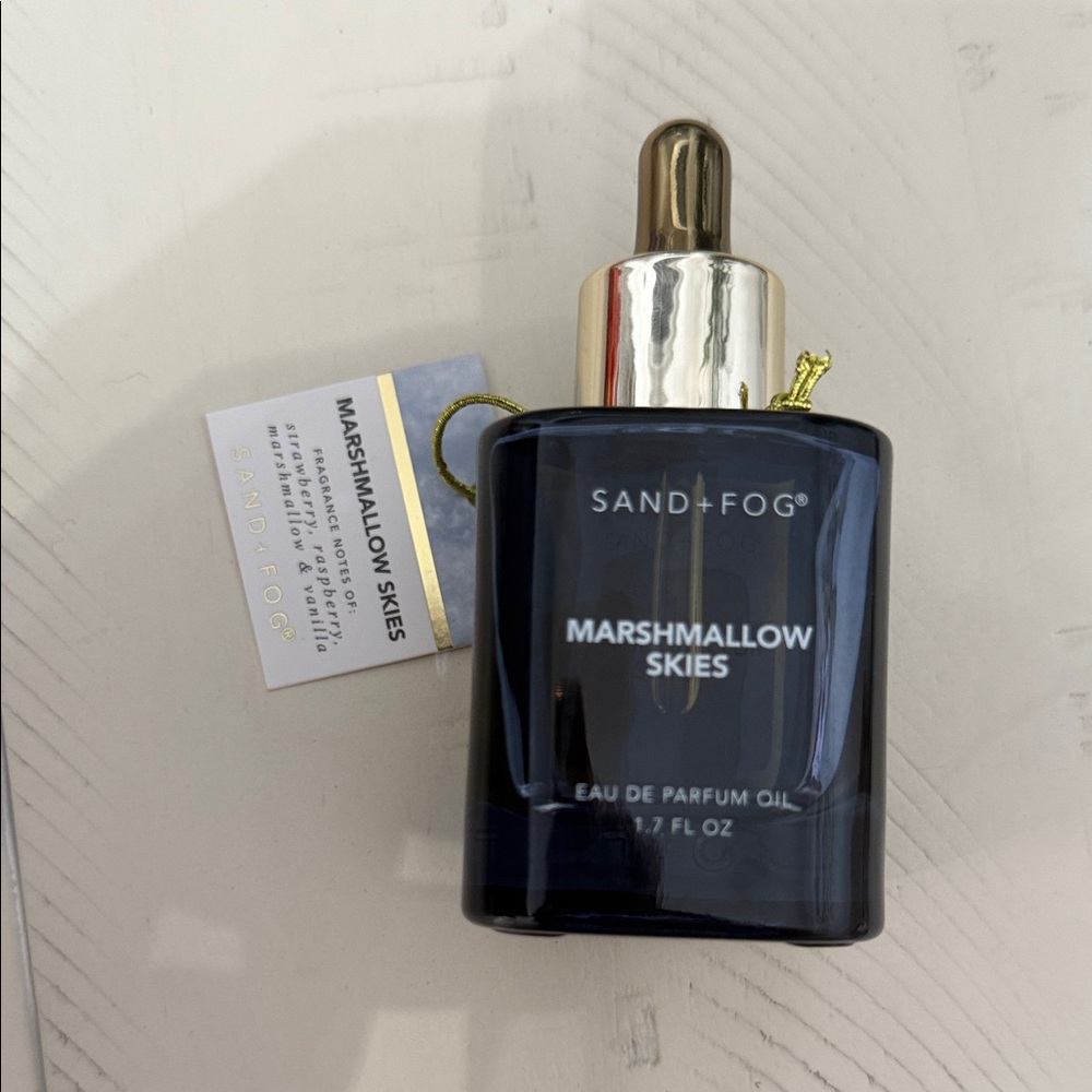 Sand + Fog Marshmallow Skies Eau de Parfum Oil - Navy Blue